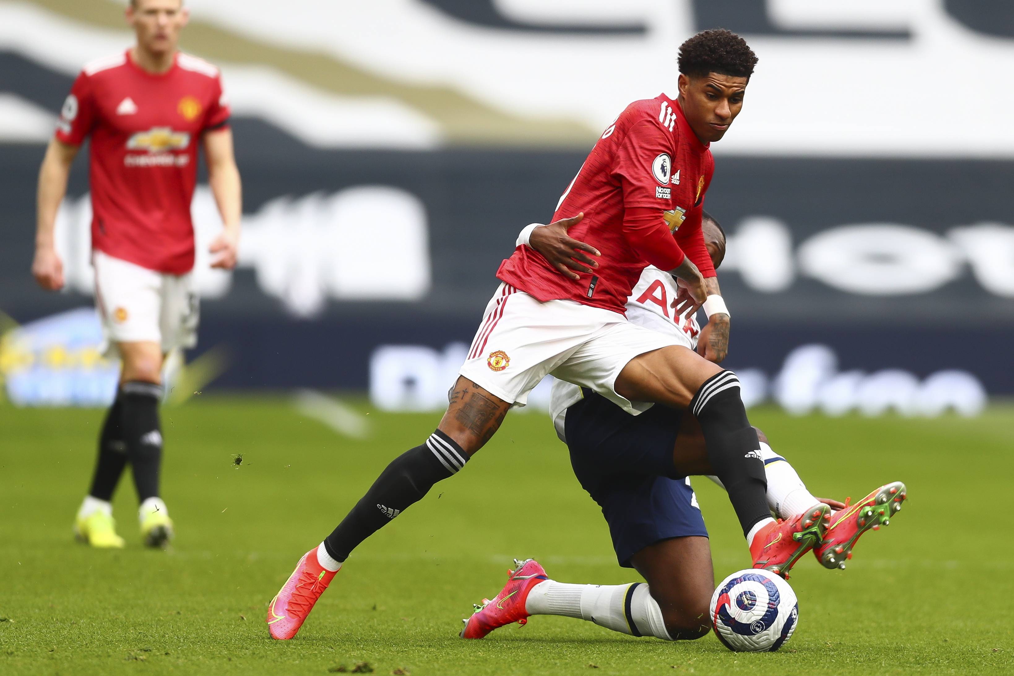 亚足球的深 亚足球的深